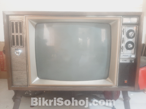 National deluxe 24 console tv